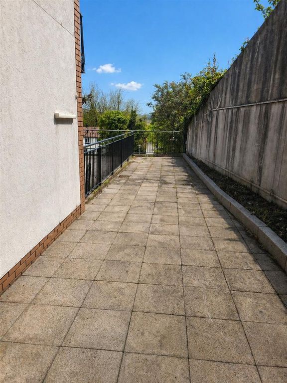 Property photo 3 of 7 Garden Balcony