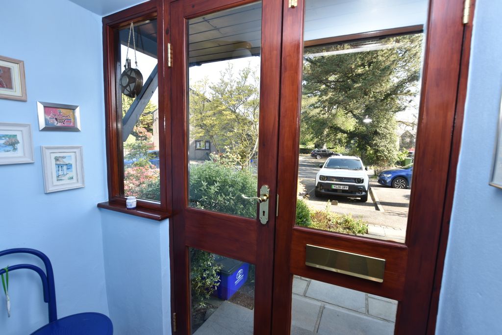 Property photo 3 of 28