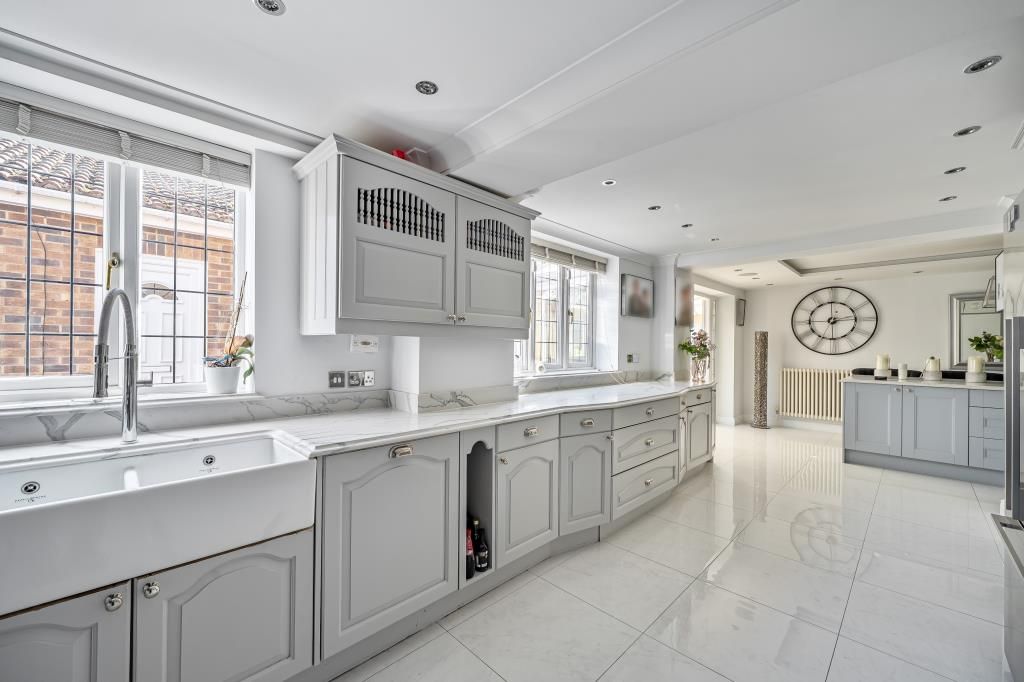 Property photo 3 of 22 Kitchen/Dining Room
