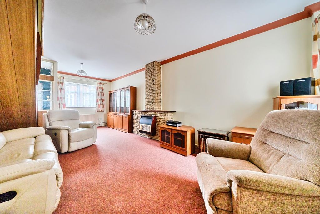 Property photo 2 of 16 1424954-12-69Aee6B0481B3.Jpg