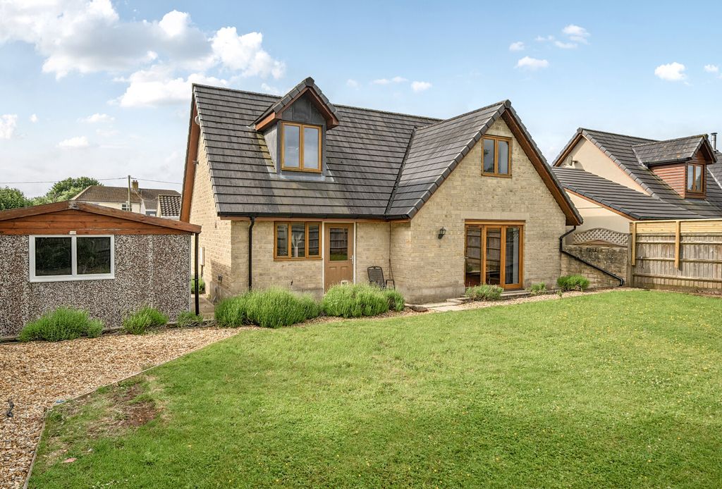Property photo 1 of 19 1304560-7-6842Af2...