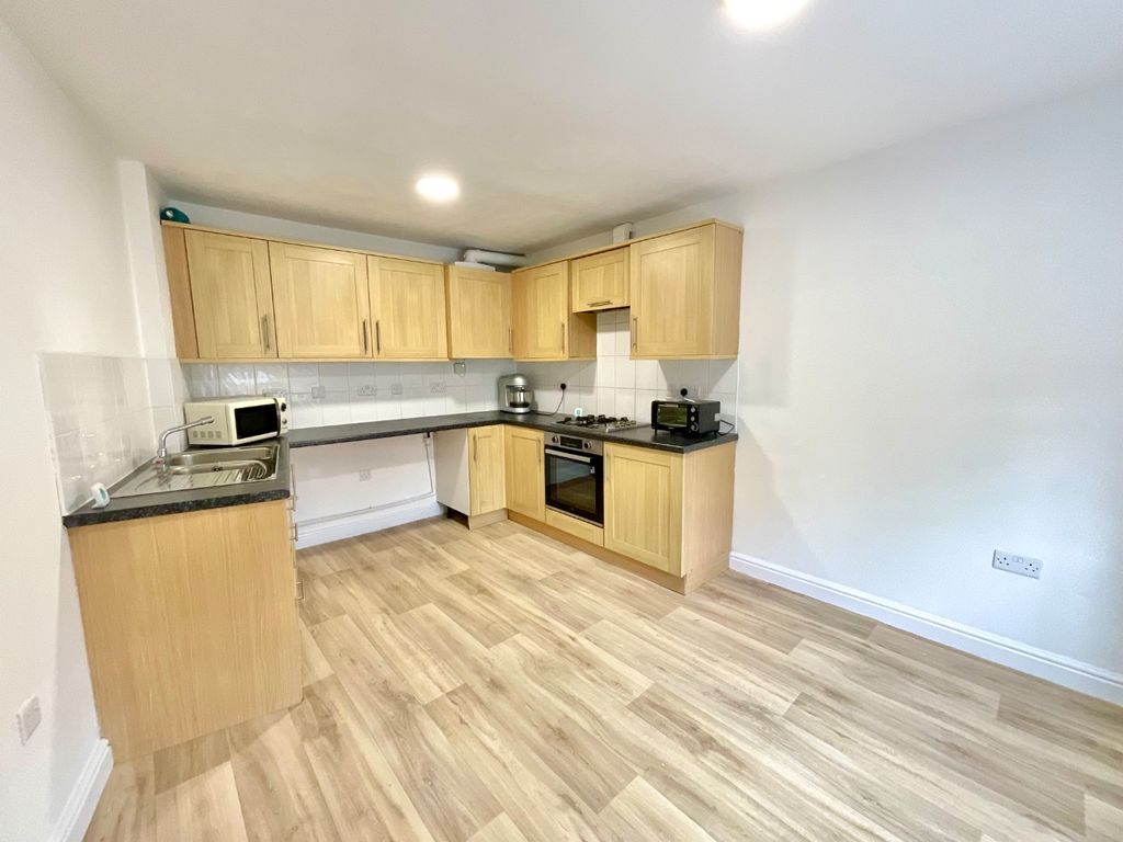 Property photo 2 of 30 4596395