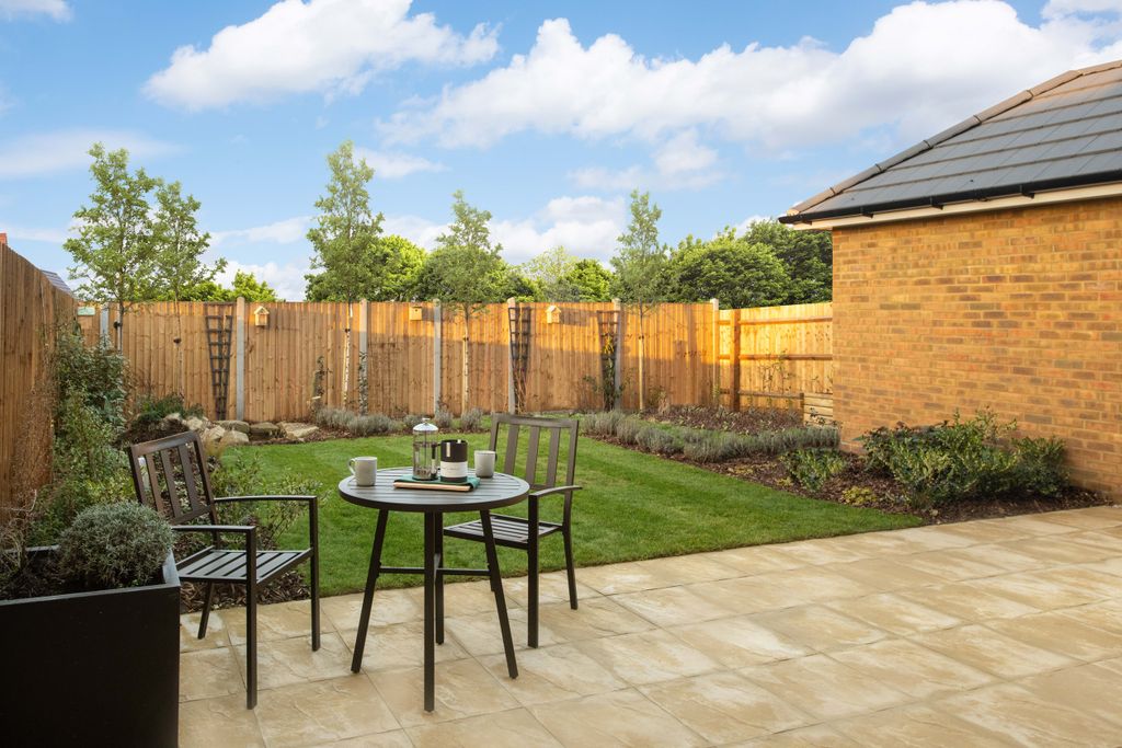Property photo 3 of 10 Bar_Ec_Great_Dunmow_Grange_External_Garden