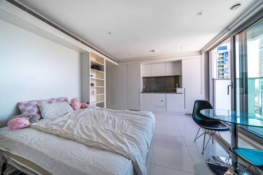 Property photo 3 of 15 1319929-8-6871013...