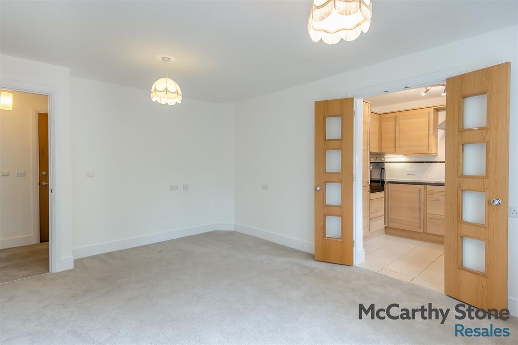 Property photo 3 of 22 8689947-Interior04.Jpg