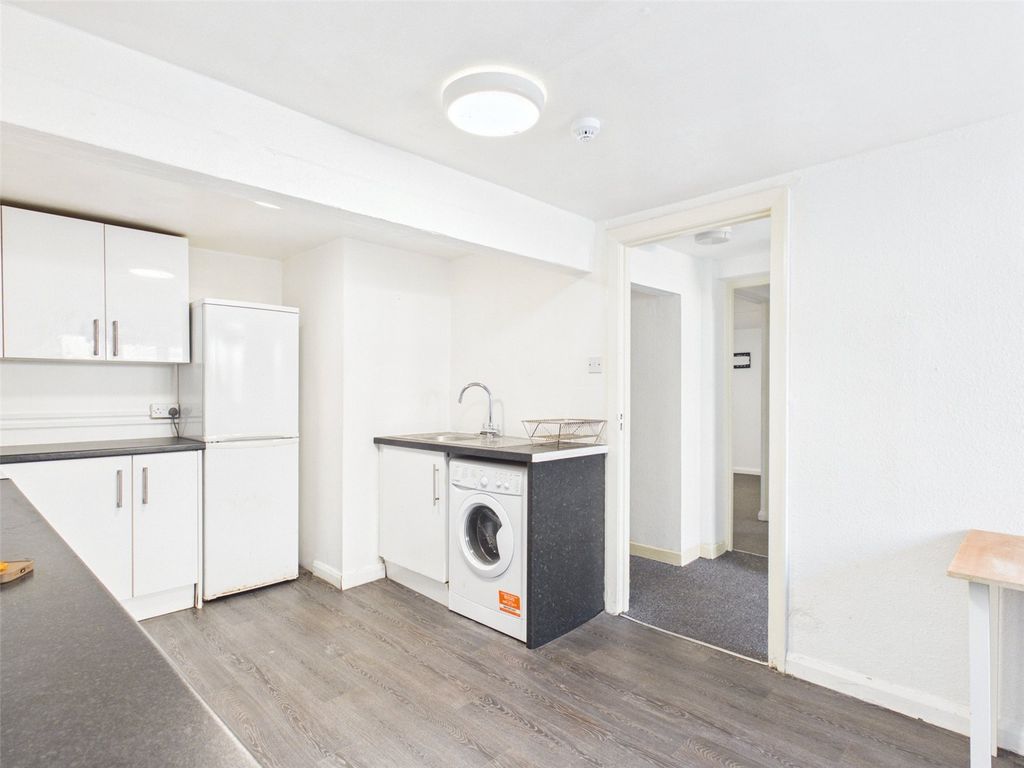 Property photo 2 of 10 Flat To Rent