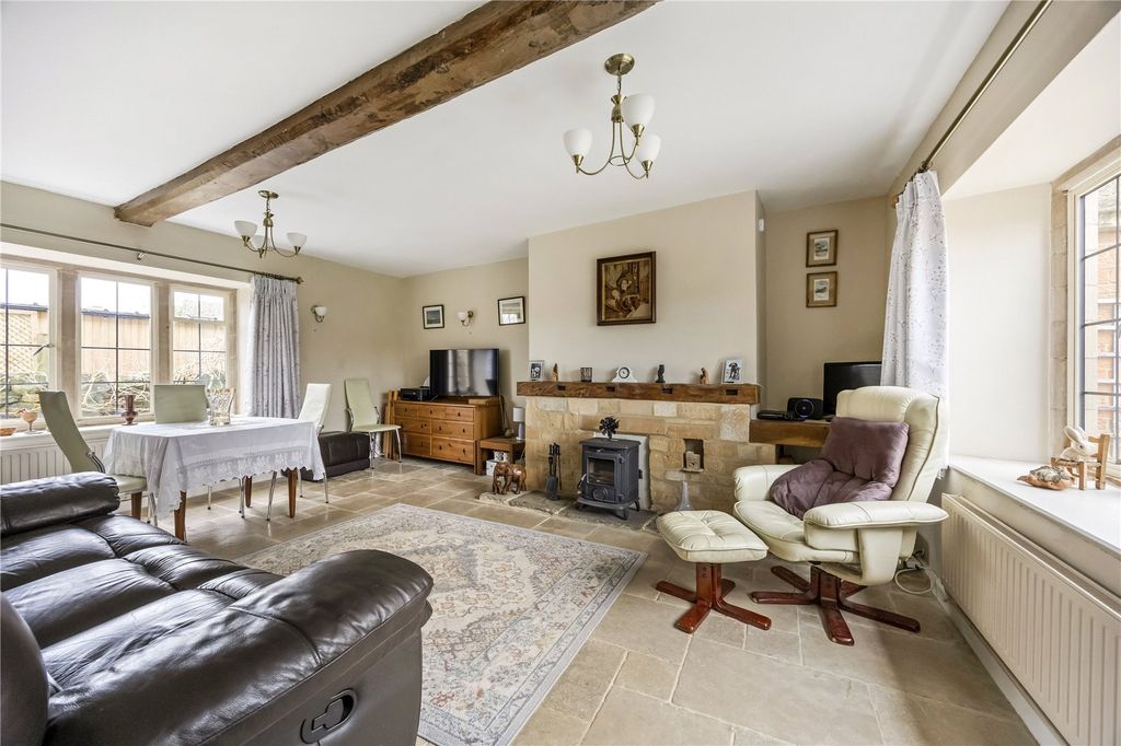 Property photo 2 of 12 Picture No. 14