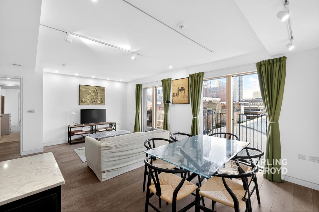 Property photo 3 of 19 Pbox-Img.Jpg