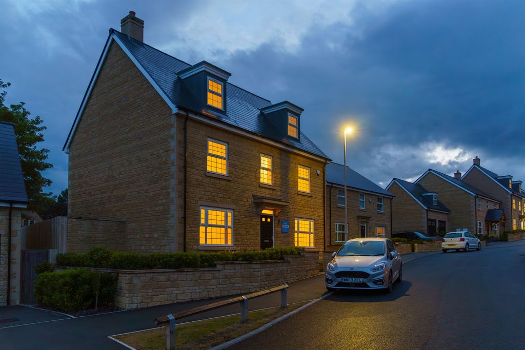Property photo 1 of 19