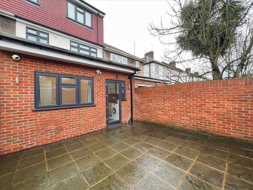 Property photo 2 of 18