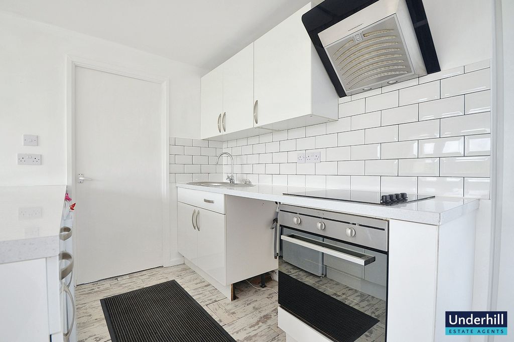 Property photo 3 of 13 Kitchen Area