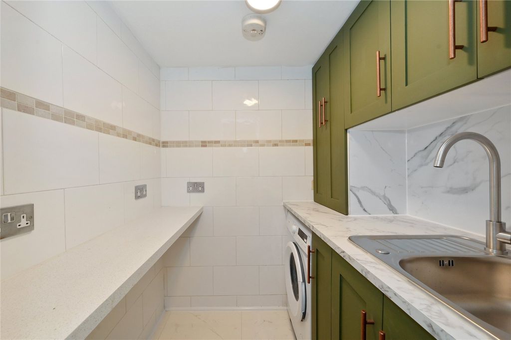 Property photo 2 of 9 Picture No. 19