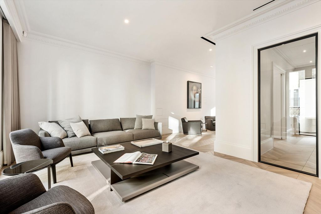 Property photo 3 of 17 Image