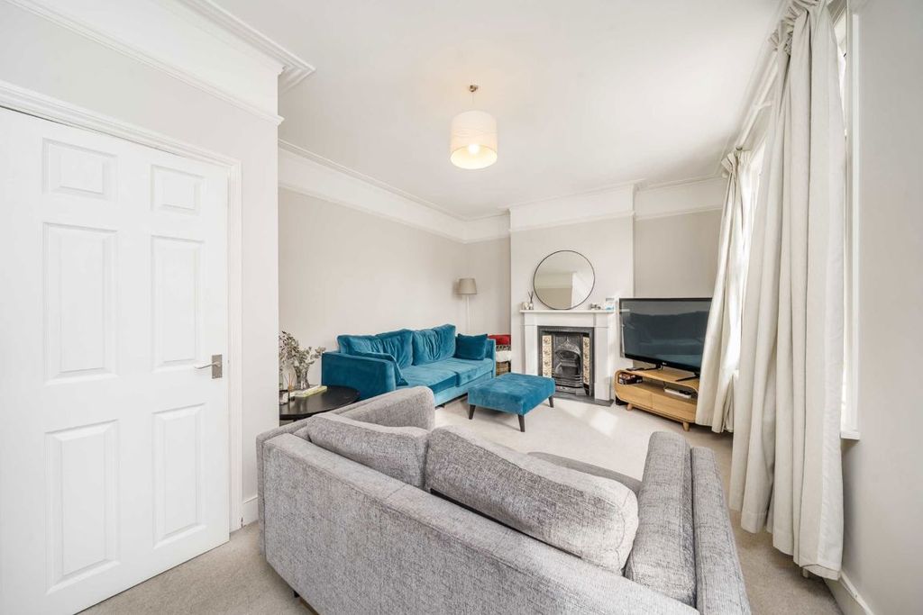 Property photo 2 of 7