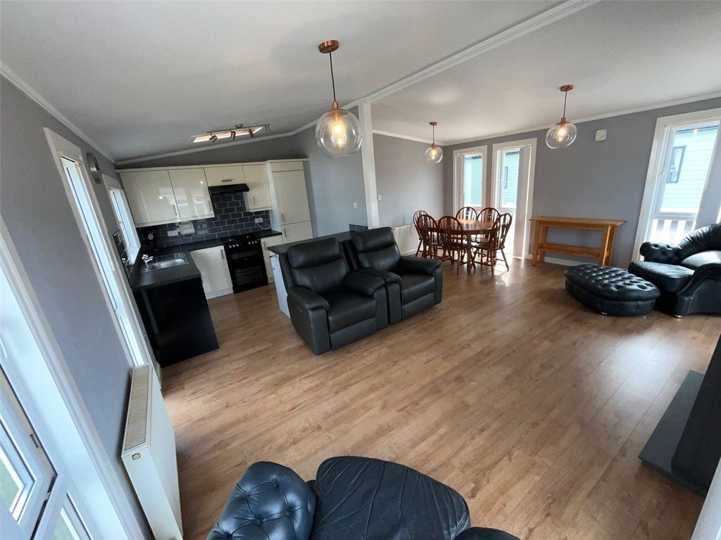Property photo 3 of 19 Lounge/Dining Room