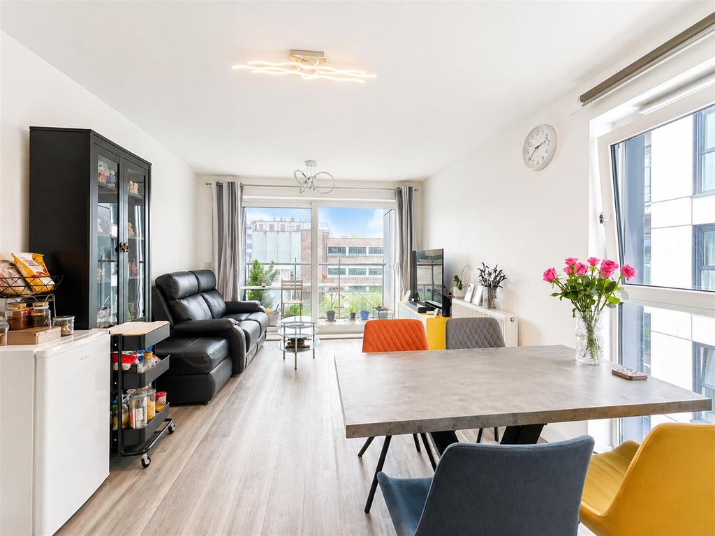 Property photo 2 of 9