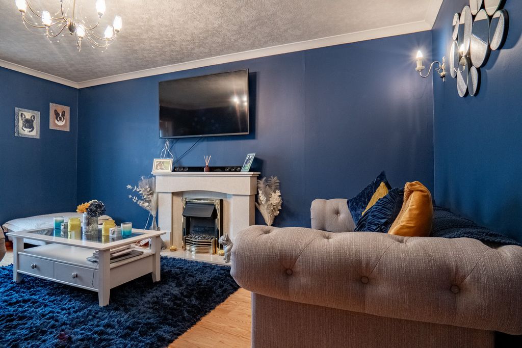 Property photo 3 of 26