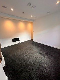 Property photo 2 of 8 Lounge