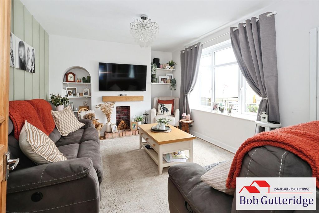 Property photo 2 of 47 Lounge