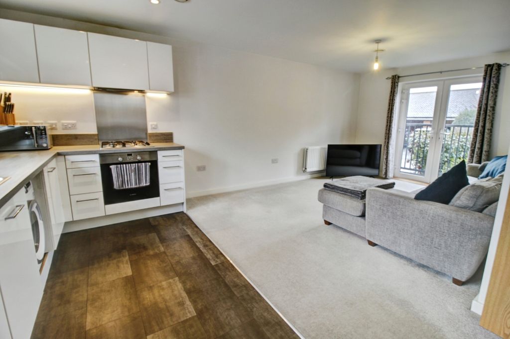 Property photo 2 of 14 E18cd7Fe-3Haz9