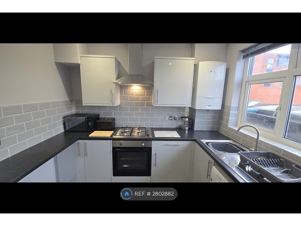 Property photo 2 of 8 Kitchen