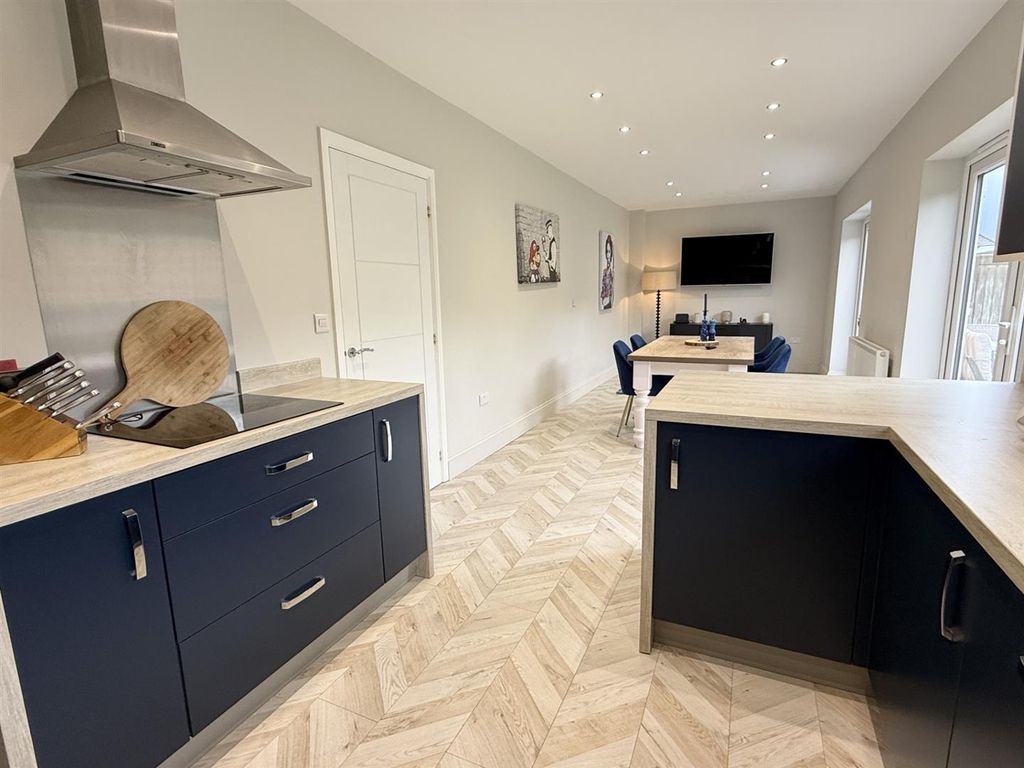 Property photo 3 of 17 Bk6.Jpg