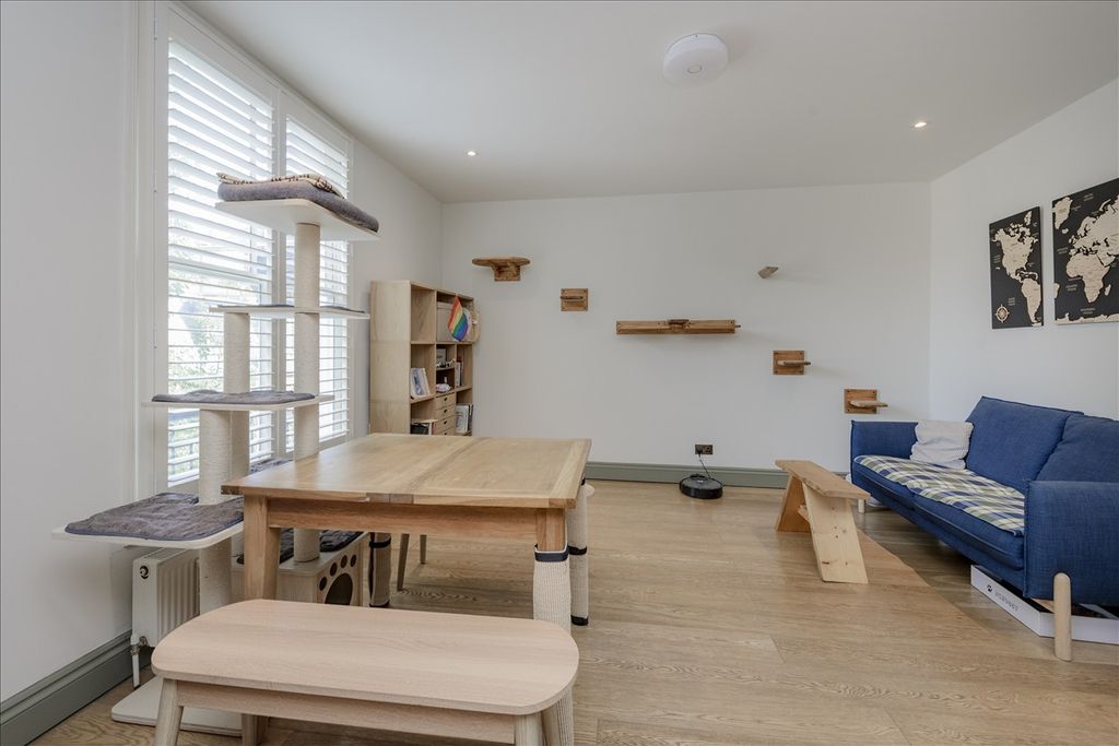 Property photo 1 of 6 Main Picture