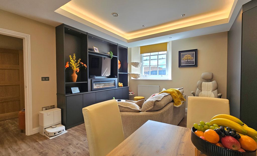 Property photo 2 of 14 Living Space