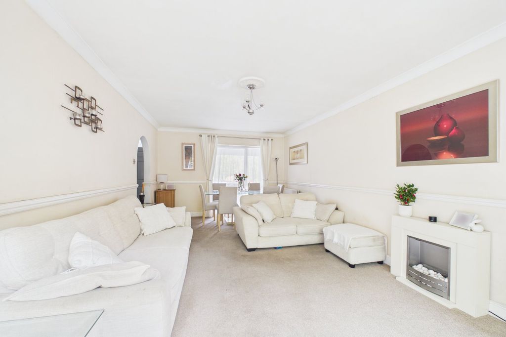 Property photo 3 of 17 Picture No. 18