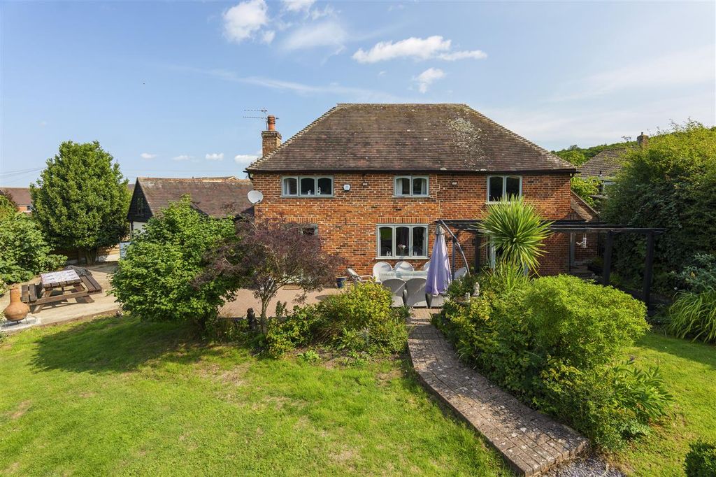 Property photo 3 of 32