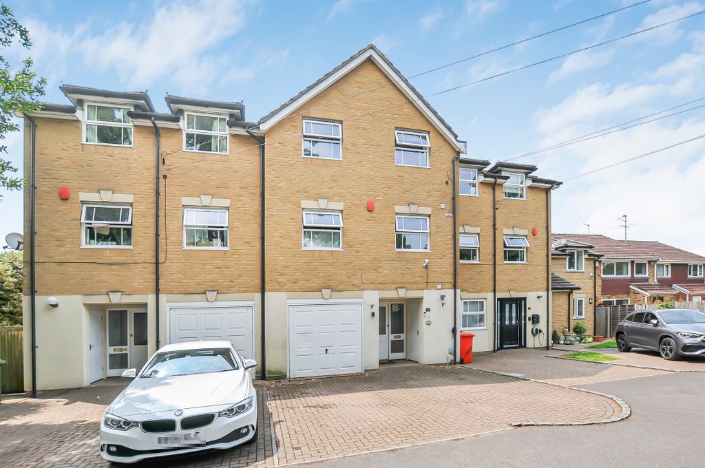 Property photo 1 of 16 London Road1