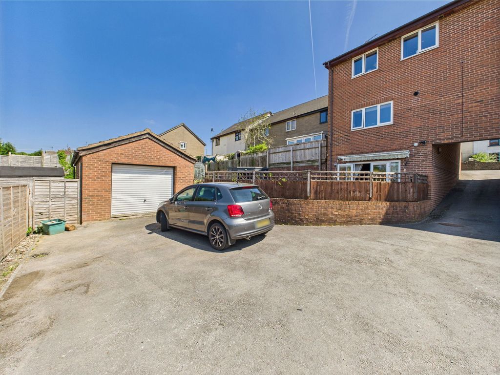 Property photo 2 of 24