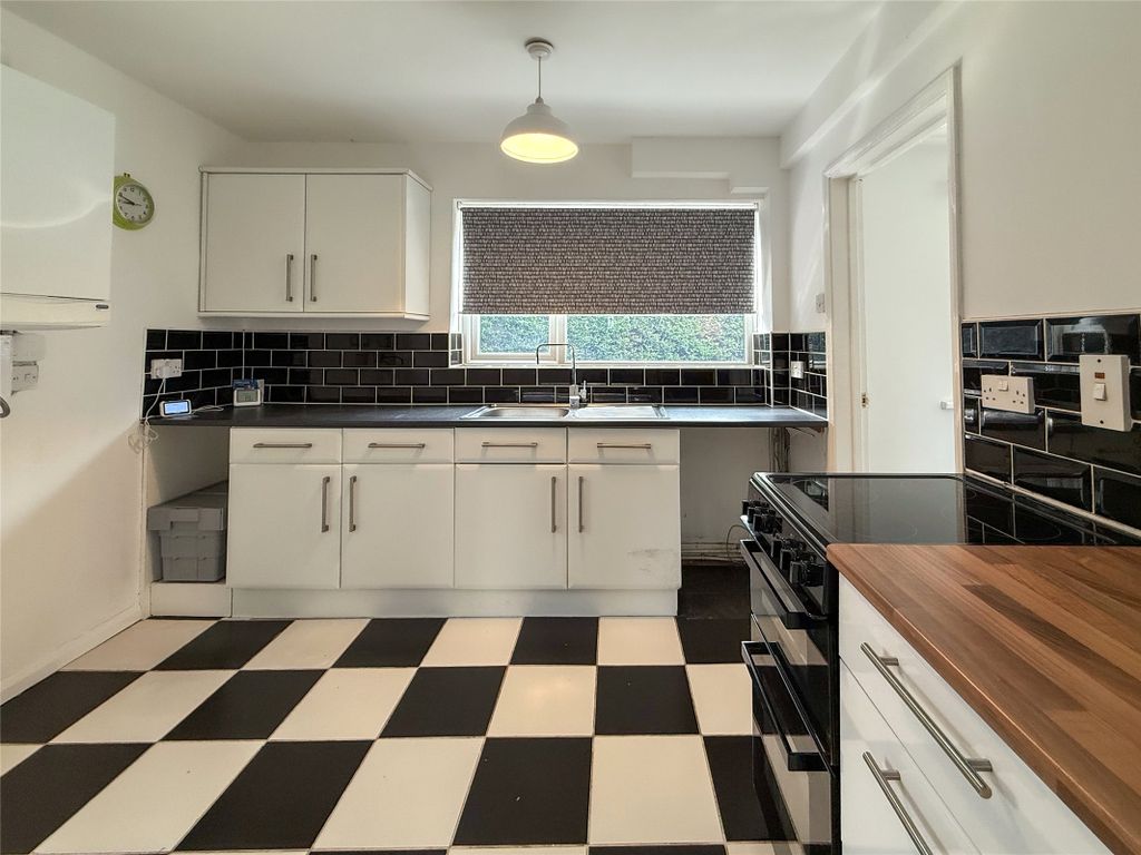 Property photo 2 of 12 Kitchen