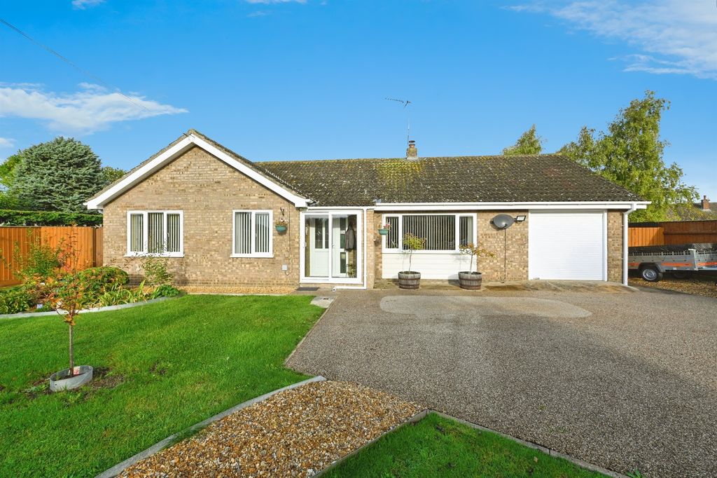 Property photo 1 of 32