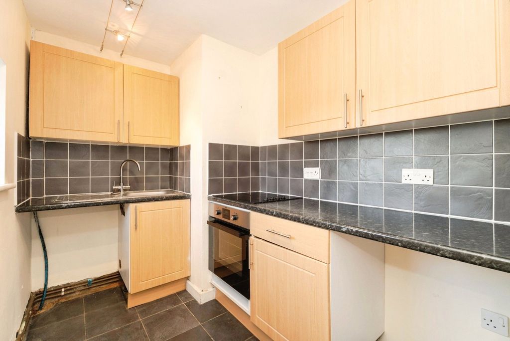 Property photo 2 of 15 Pbox-Img.Jpg