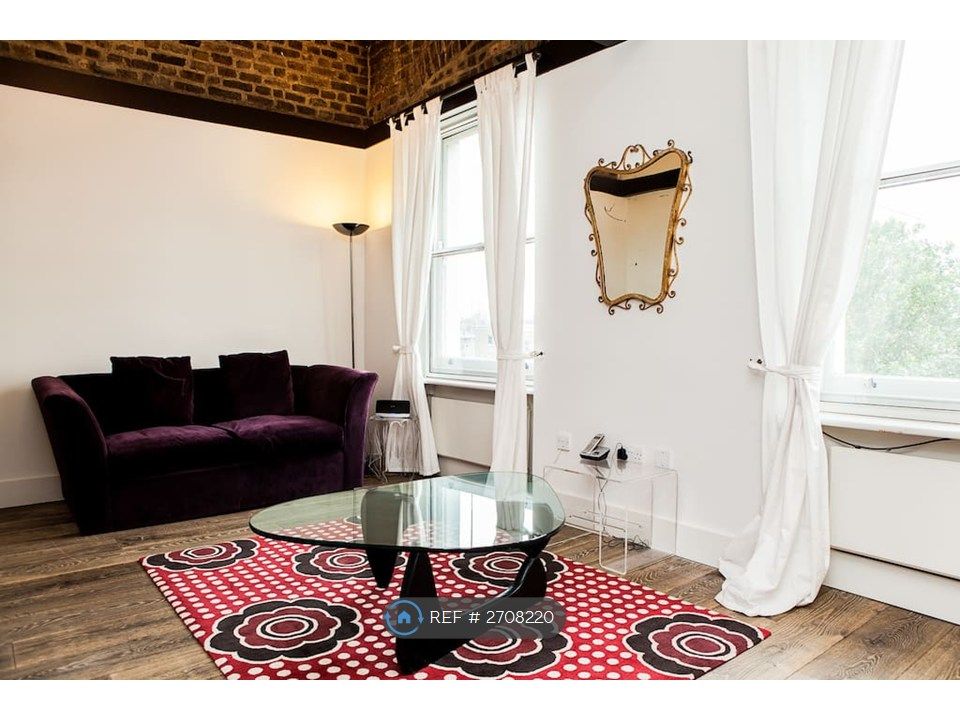 Property photo 2 of 16 Living Room