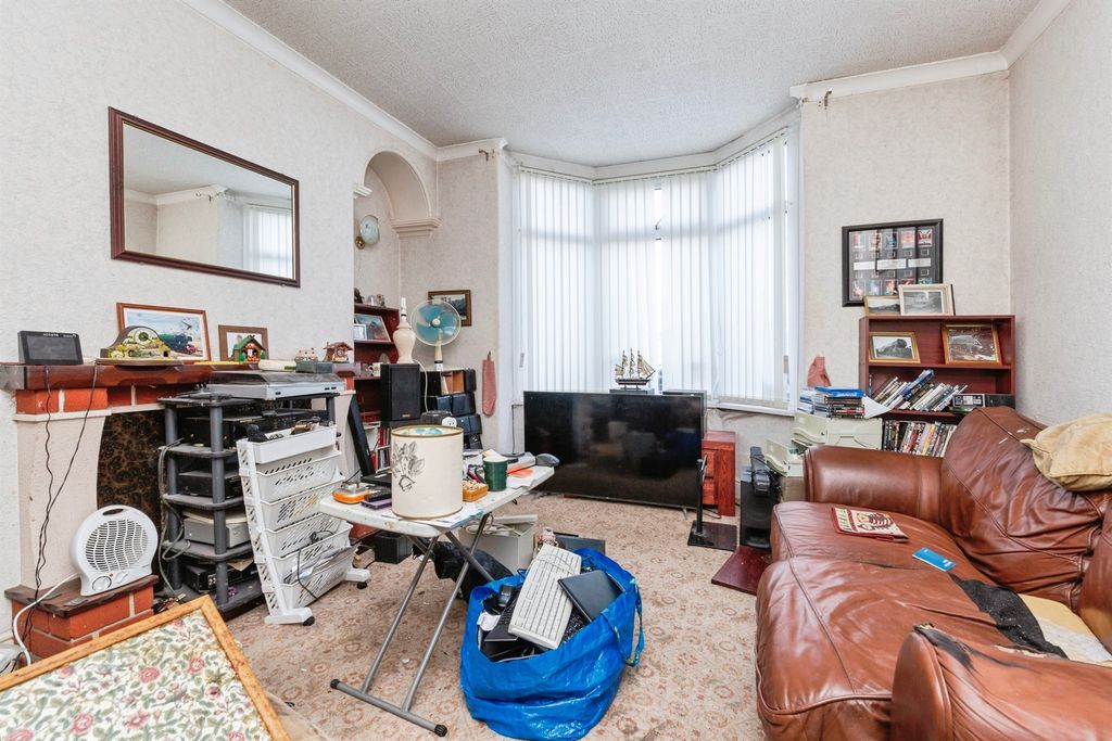 Property photo 2 of 14