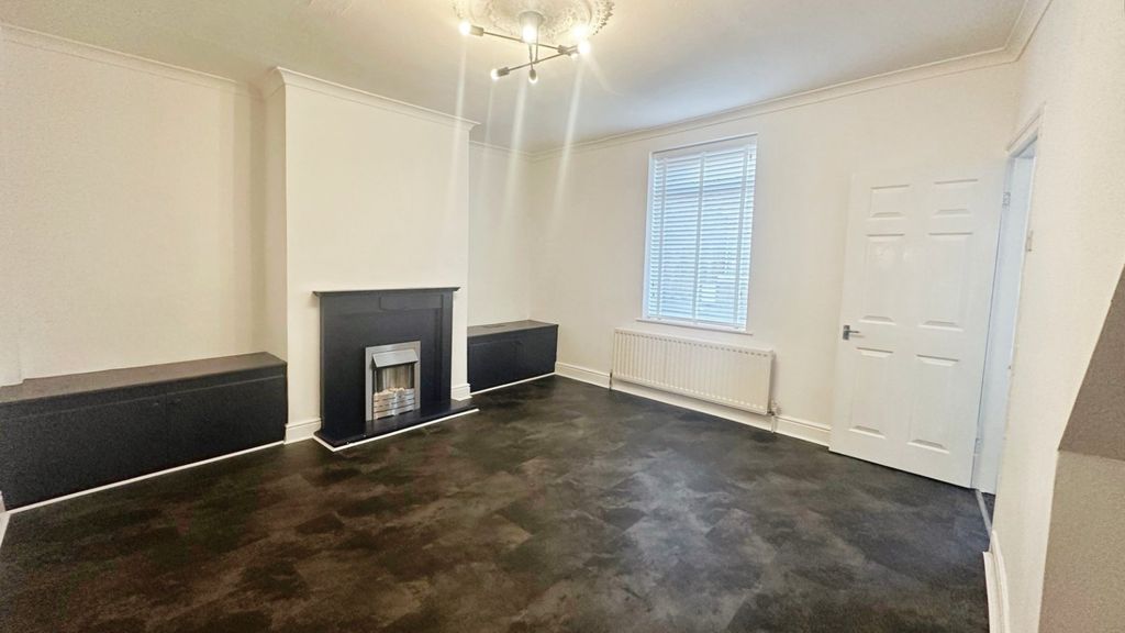 Property photo 2 of 7 Lounge