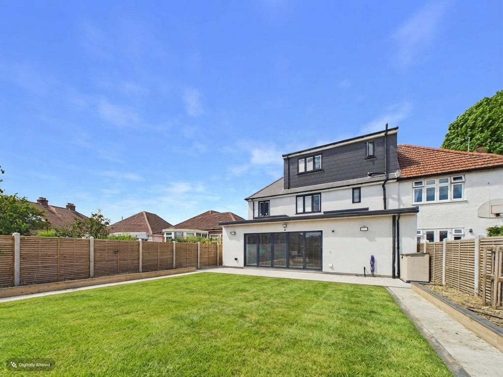 Property photo 1 of 20 Presented By Robert At Ewemove Bexleyheath And Dar