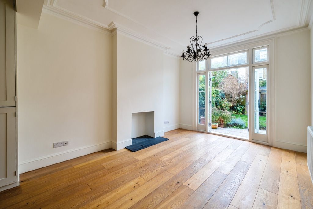 Property photo 2 of 7 1215322 (2)