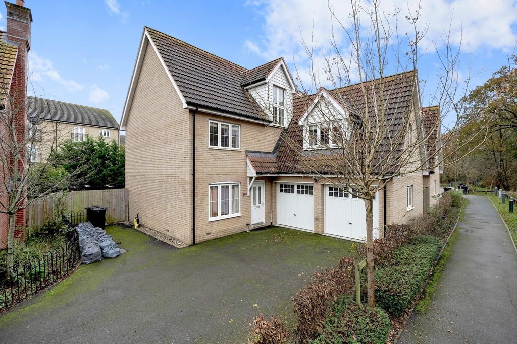 Property photo 1 of 36