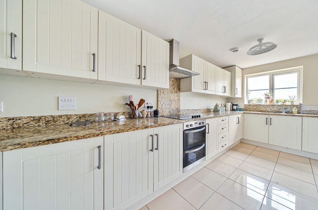 Property photo 2 of 25 1345893-33-68B5E8...