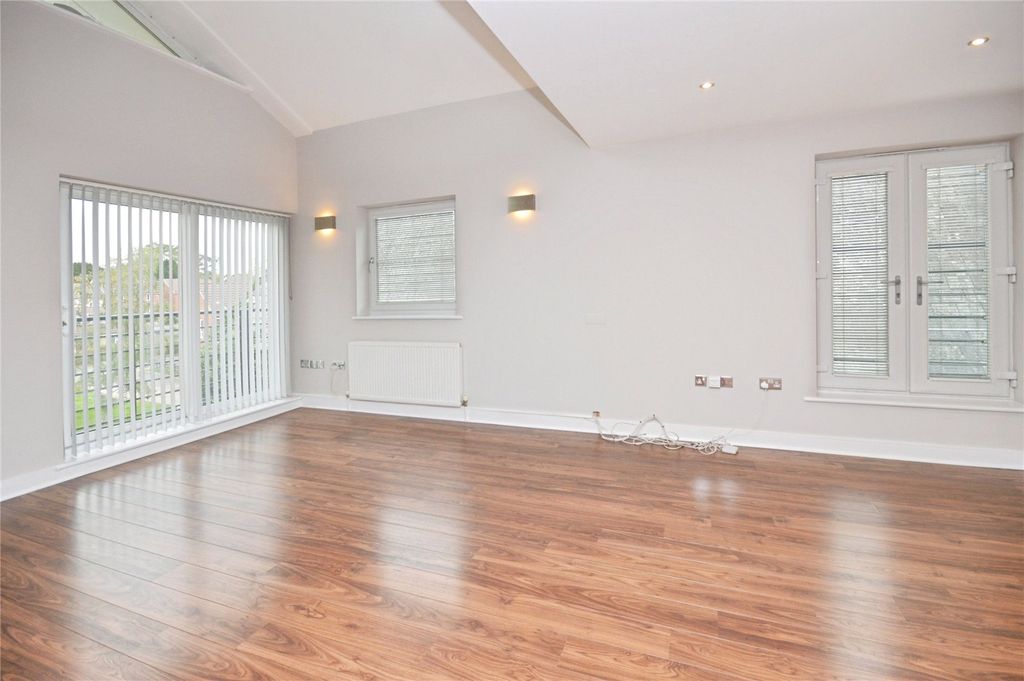 Property photo 3 of 15 Picture No. 22