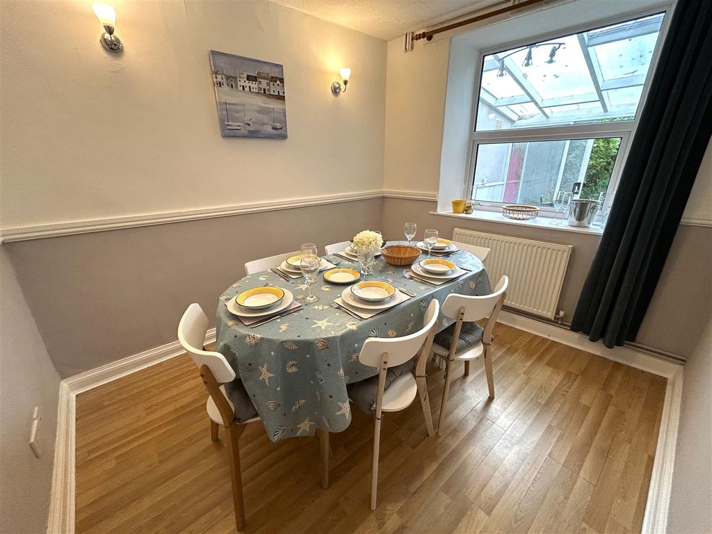 Property photo 3 of 18 Dining Room