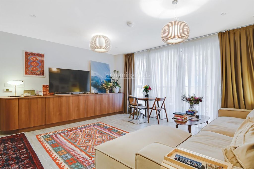 Property photo 1 of 17 03-493E85971-Hn-Hmf-32 Sealey Tower-16-Medium.Jpg