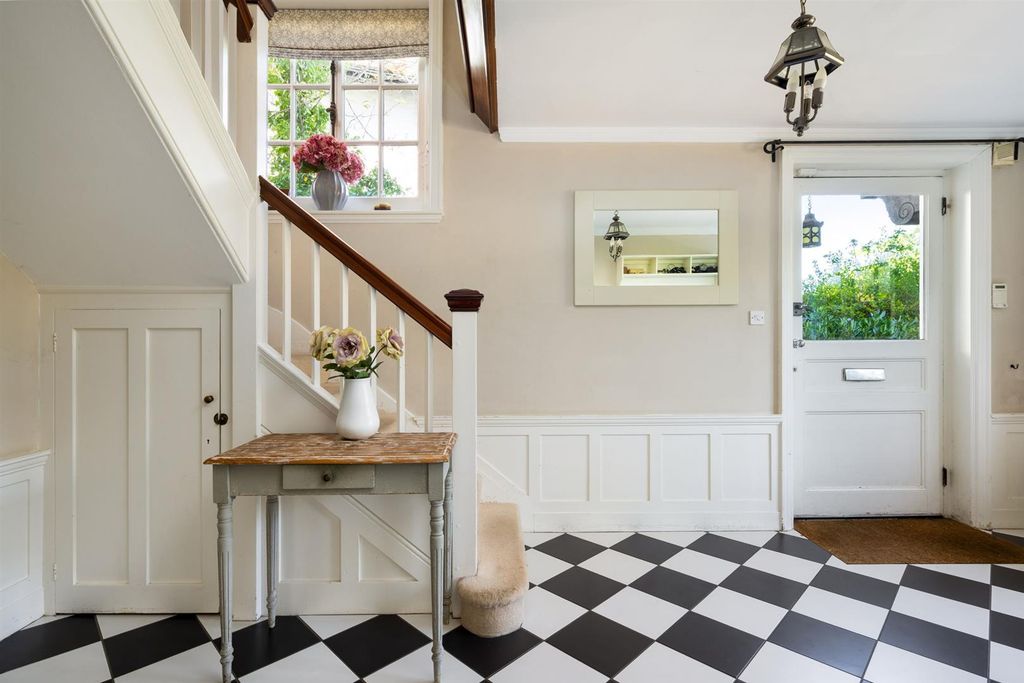 Additional image 7 of 6 bed detached house for saleBasmore Lane, Lower Shiplake, Henley-On-Thames RG9