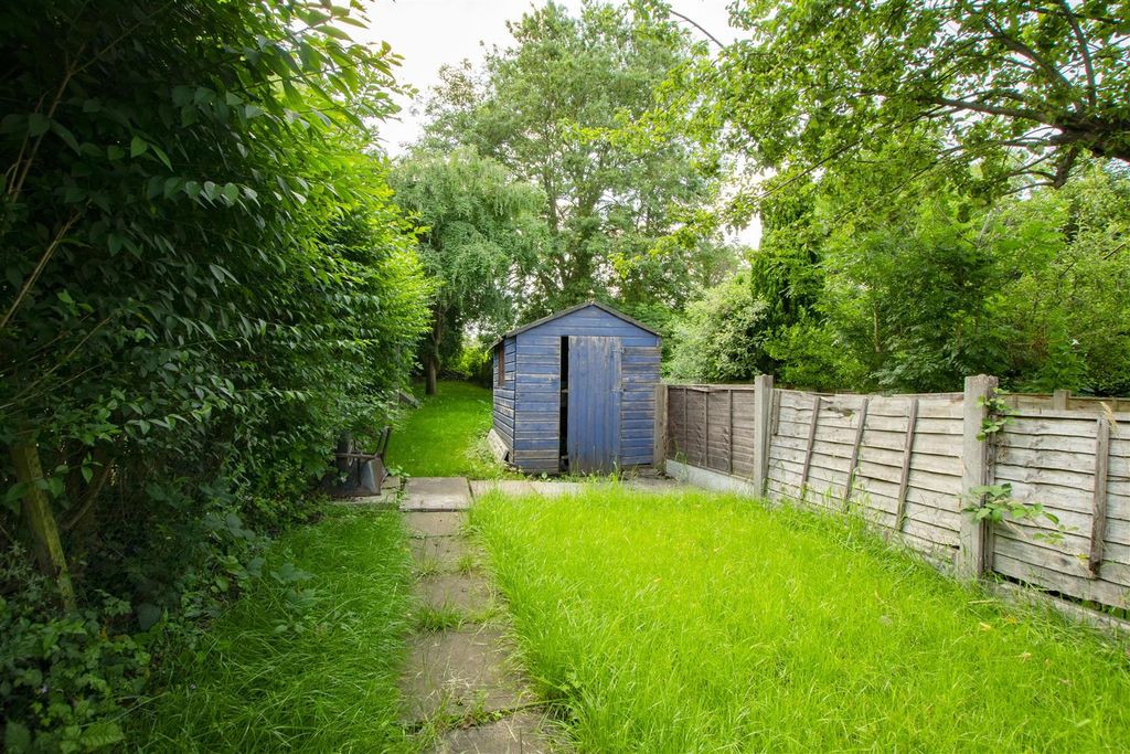 Property photo 3 of 18 Approach