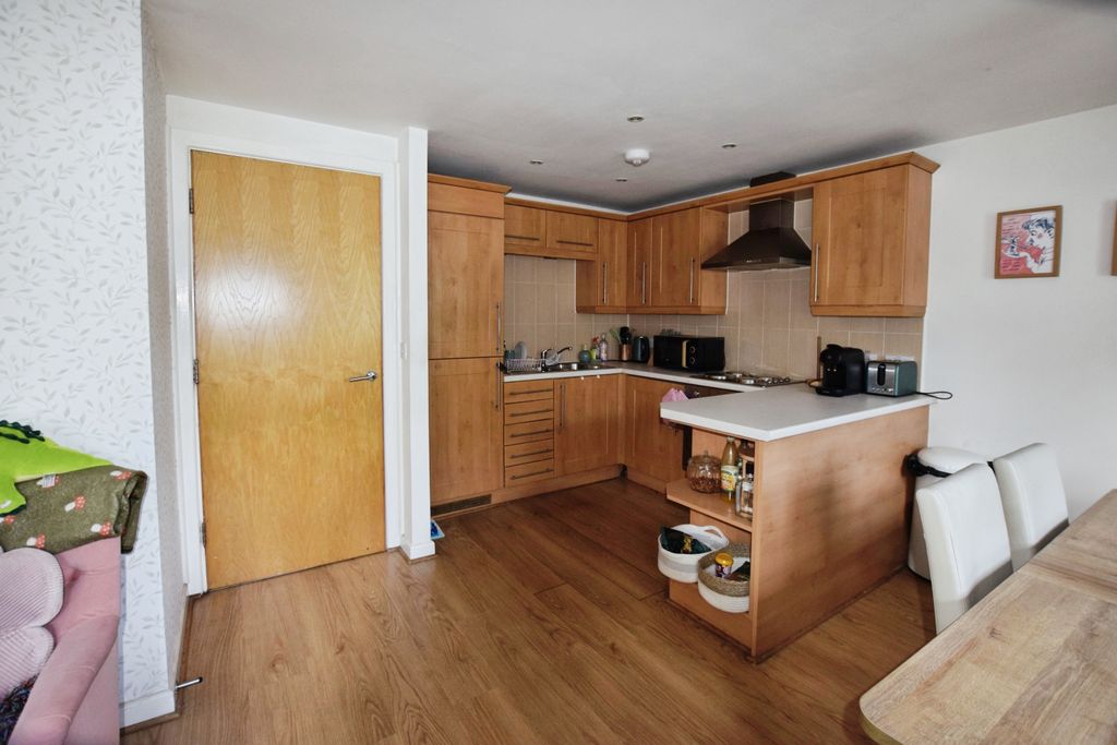 Property photo 3 of 10 Kitchen Diner