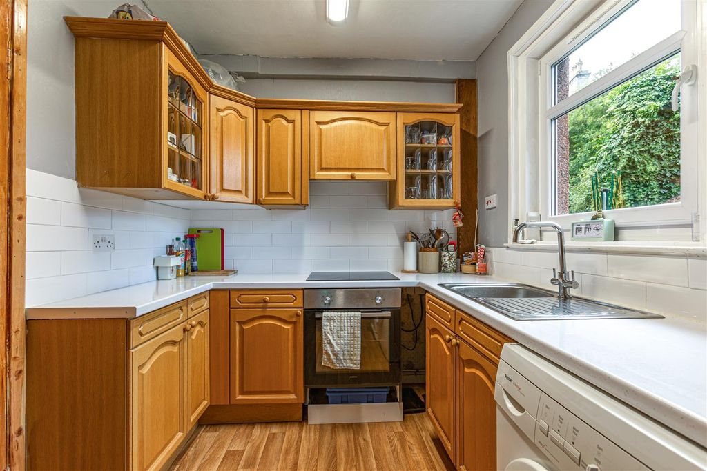 Property photo 3 of 26 16 Morrow Gardens Melrose 09.Jpg