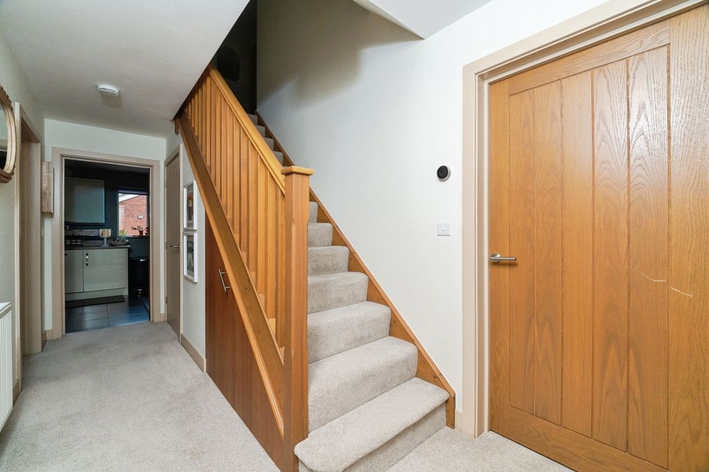 Property photo 3 of 35 Pbox-Img.Jpg